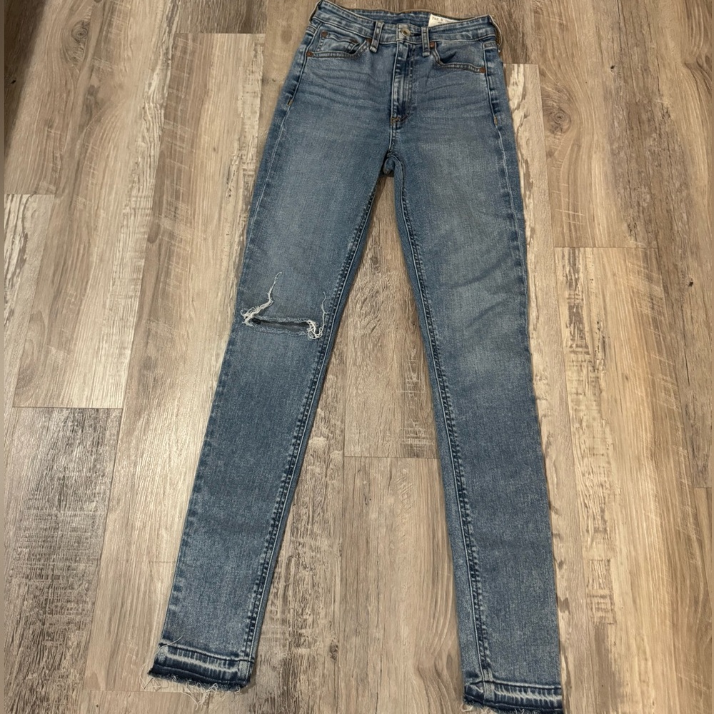 rag & bone Women's Blue Distressed Skinny Jeans